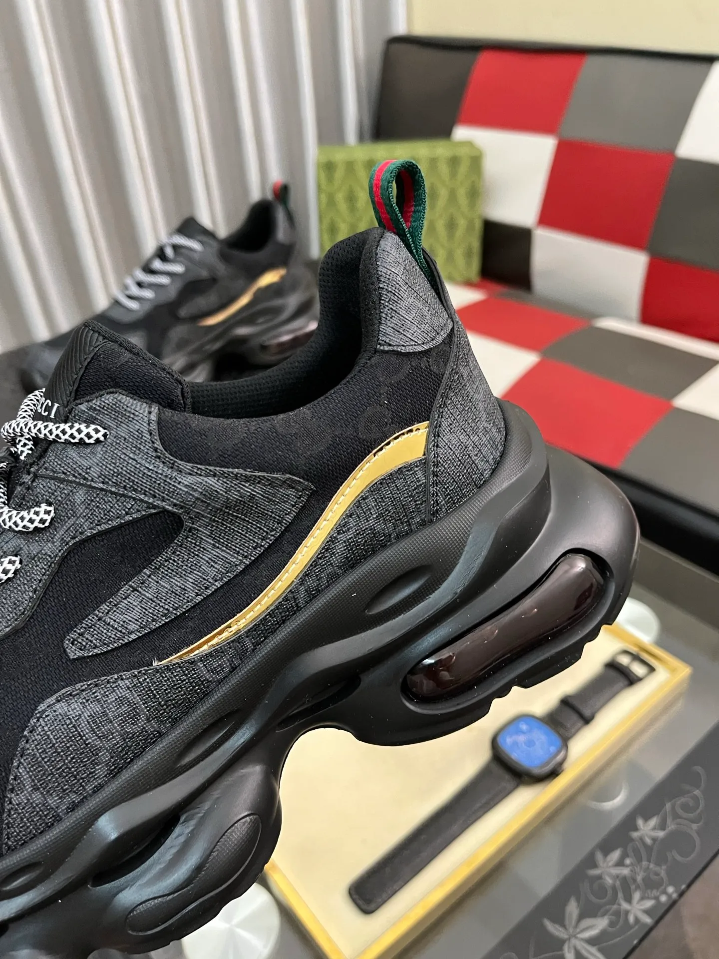 Men's shoes💰438⌚️⌚️[Gucci] Gucci's new men's genuine leather casual shoes, the highest version on the market, any comparison is welcome🆚! The original leather has excellent texture and is super high-end! Fetal sheep net lining imported from Italy, removable pad! Luxurious materials and fine workmanship, highly recommended! Code number: 38-444️⃣Colors available